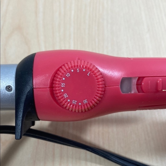 Remington Pink and Silver Tapered Styling Wand - Picture 2 of 4